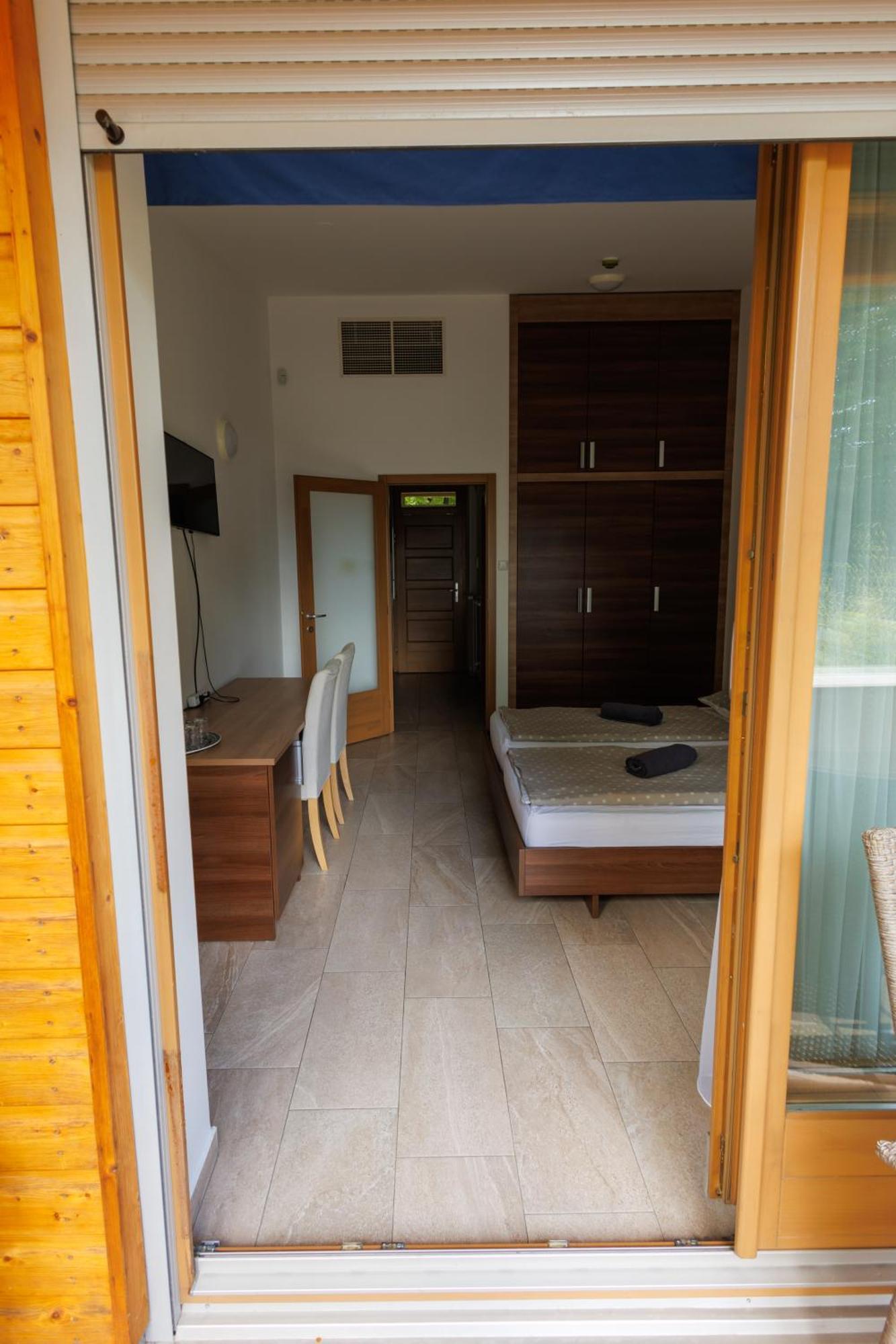 Jacht Apartmanok Balatonfured Ngoại thất bức ảnh