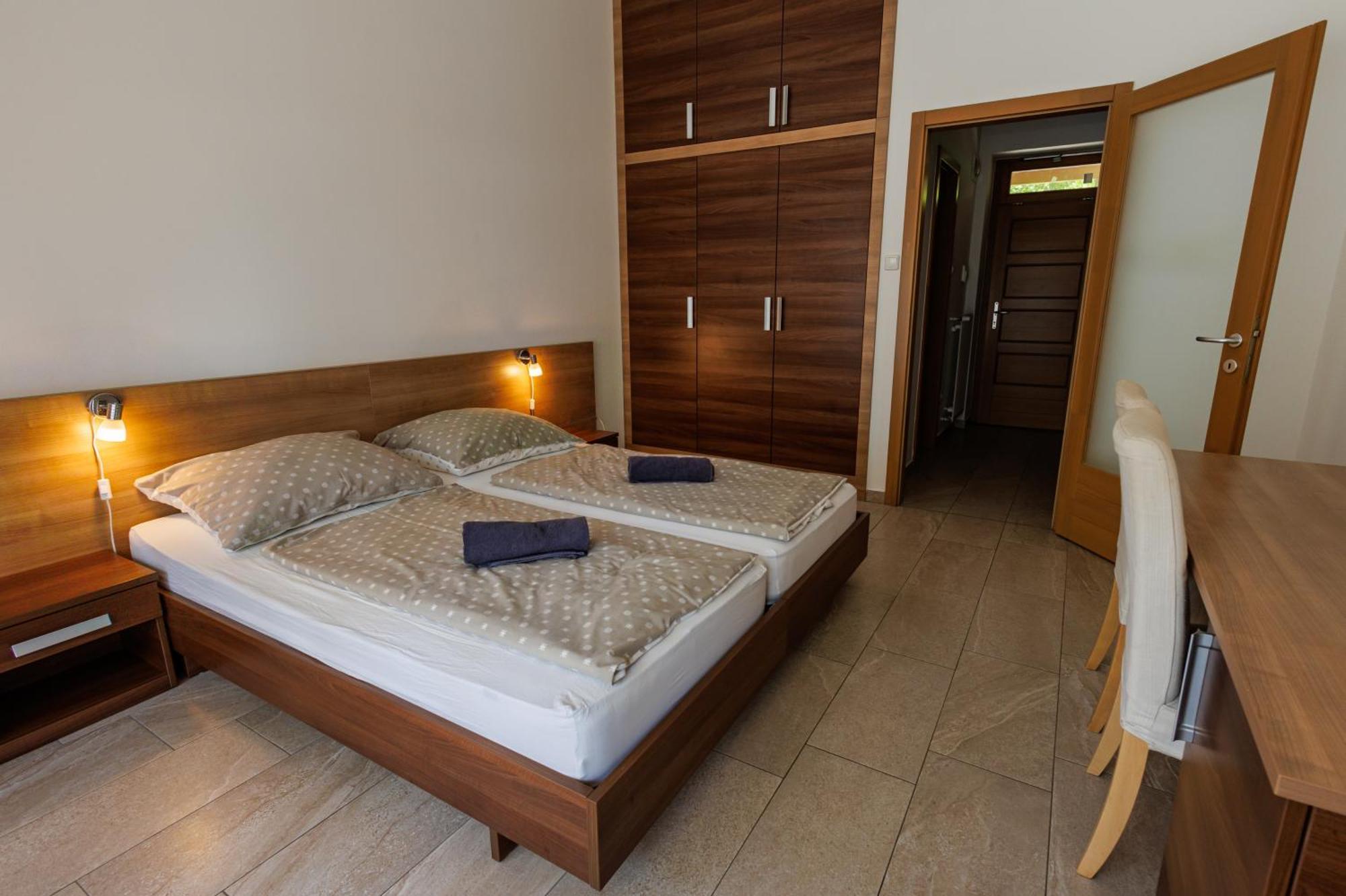 Jacht Apartmanok Balatonfured Ngoại thất bức ảnh