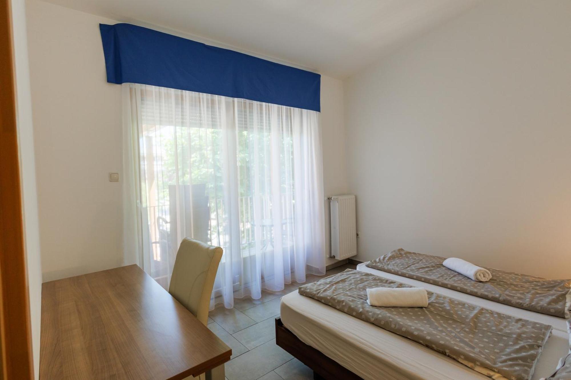 Jacht Apartmanok Balatonfured Ngoại thất bức ảnh