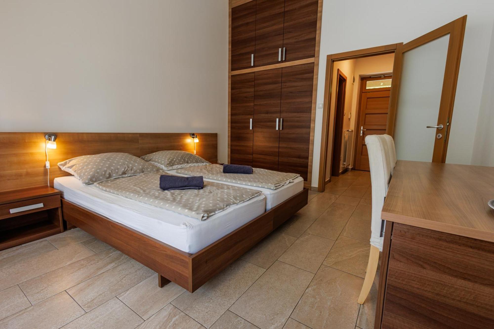 Jacht Apartmanok Balatonfured Ngoại thất bức ảnh